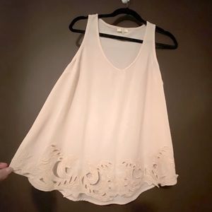 Super Cute Cutout Flowy Tank Top In Cream. Size Medium. EUC